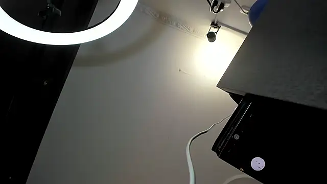 Snapshot of Apotheosis01 chatting on December 14, 2025, 9:25 am Apotheosis01 online show from December 14, 2025, 9:25 am