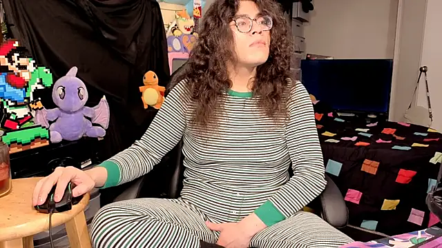 ShinyCherub online show from December 15, 2025, 3:33 am