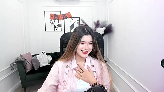 AnneTLi online show from October 24, 2025, 3:25 am