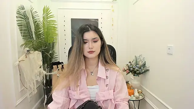 AnneTLi online show from October 30, 2025, 3:19 am