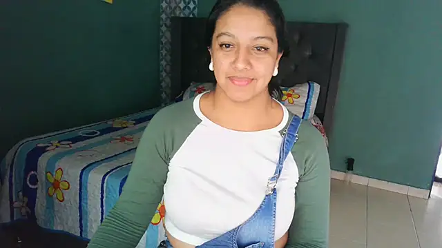 almaswan1 online show from November 21, 2025, 5:22 pm