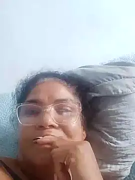 Snapshot of Delicy1 chatting on January 24, 2025, 8:11 pm Delicy1 online show from January 24, 2025, 8:11 pm