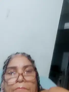 Snapshot of Delicy1 chatting on February 13, 2025, 10:54 pm Delicy1 online show from February 13, 2025, 10:54 pm