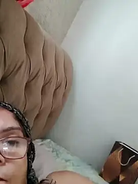 Snapshot of Delicy1 chatting on February 14, 2025, 12:14 pm Delicy1 online show from February 14, 2025, 12:14 pm