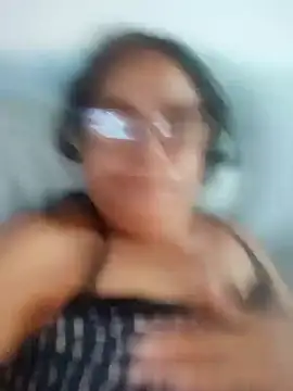 Snapshot of Delicy1 chatting on February 21, 2025, 9:43 pm Delicy1 online show from February 21, 2025, 9:43 pm