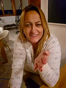 Snapshot of Isabellaa04 chatting on December 7, 2024, 12:41 am Isabellaa04 online show from December 7, 2024, 12:41 am