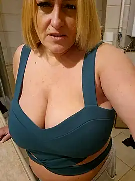 Snapshot of Isabellaa04 chatting on February 9, 2025, 6:37 pm Isabellaa04 online show from February 9, 2025, 6:37 pm