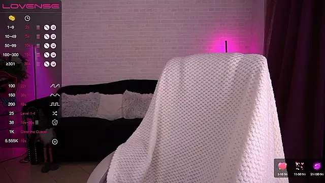 Daenerys Daenn online show from December 3, 2024, 7:54 am