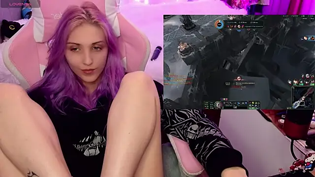 Snapshot of Violet_Noir chatting on January 31, 2025, 11:13 am Violet Noir online show from January 31, 2025, 11:13 am