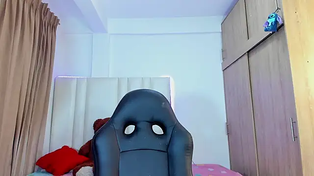 Snapshot of sexygirl_shakira chatting on September 18, 2025, 11:07 pm sexygirl shakira online show from September 18, 2025, 11:07 pm