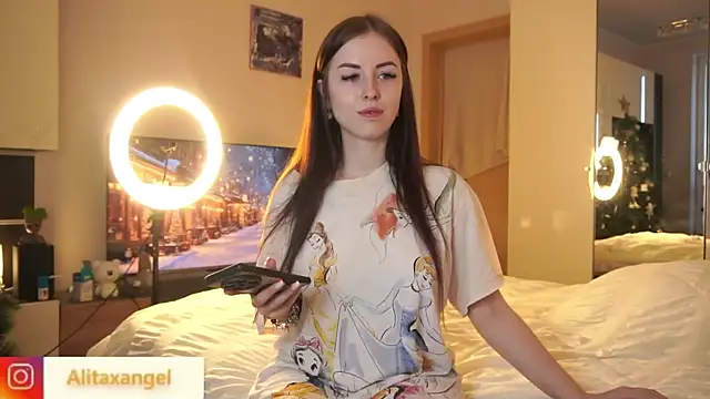 Snapshot of AlitaXAngelic chatting on January 5, 2025, 11:04 am AlitaXAngelic online show from January 5, 2025, 11:04 am