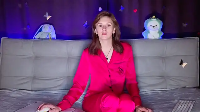 Snapshot of intolerable_girl chatting on October 7, 2025, 7:44 pm intolerable girl online show from October 7, 2025, 7:44 pm