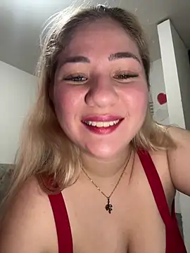 Snapshot of Celestedubois chatting on February 28, 2026, 9:05 pm Celestedubois online show from February 28, 2026, 9:05 pm