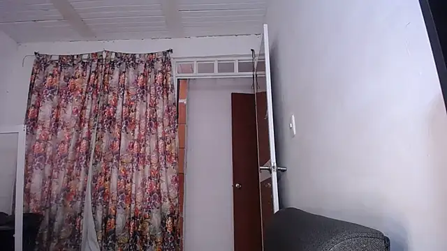 Snapshot of yselahot chatting on September 29, 2025, 3:50 pm yselahot online show from September 29, 2025, 3:50 pm