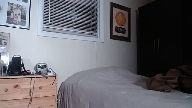 hottottrot691 online show from February 5, 2025, 8:11 am