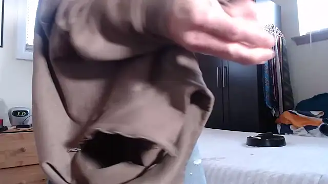 hottottrot691 online show from March 16, 2025, 1:38 pm