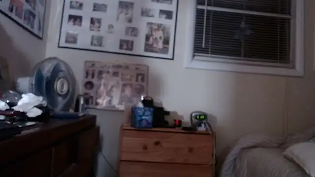 hottottrot691 online show from November 30, 2025, 11:31 pm