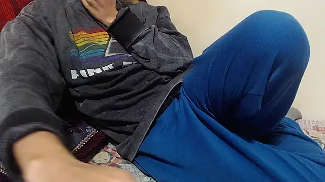 Alexdelarge323 online show from January 21, 2025, 3:32 pm