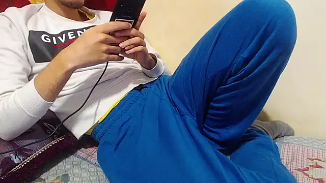 Alexdelarge323 online show from January 27, 2025, 4:33 pm