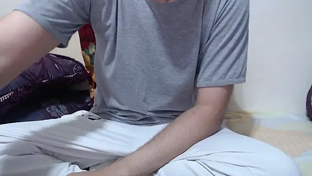 Alexdelarge323 online show from July 6, 2026, 3:14 pm