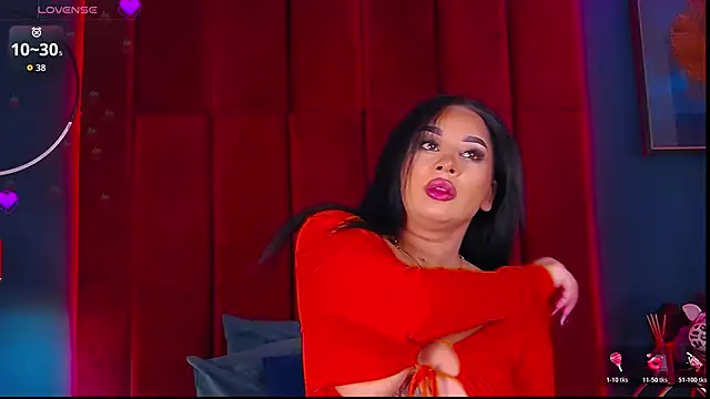 MadyLuxxx online show from October 28, 2025, 7:49 pm