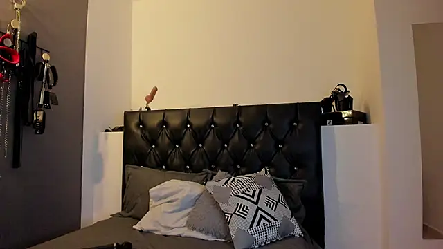 MariaGaitan online show from February 24, 2025, 10:14 pm