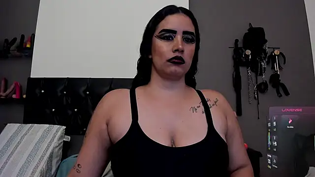 MariaGaitan online show from November 10, 2025, 7:02 pm