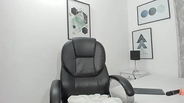 Tanisha  campbell online show from January 18, 2025, 4:10 pm