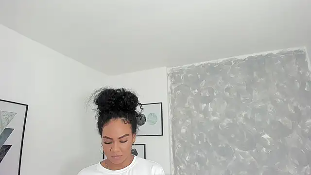 Tanisha  campbell online show from February 6, 2025, 12:59 pm