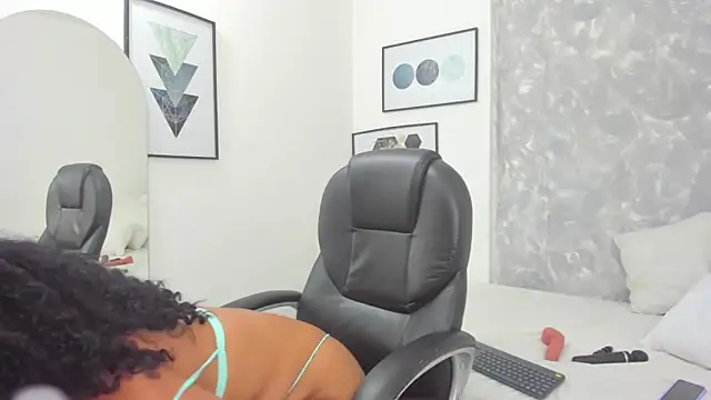 Tanisha  campbell online show from February 7, 2025, 1:01 pm