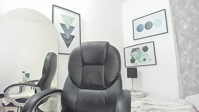 Tanisha  campbell online show from February 7, 2025, 4:03 pm