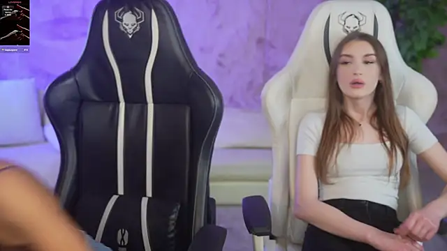 Snapshot of Jasmine_Flow chatting on October 22, 2025, 7:19 am Jasmine Flow online show from October 22, 2025, 7:19 am