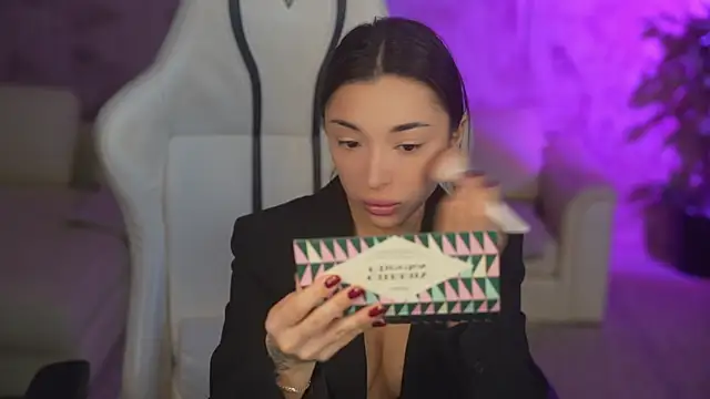 Snapshot of Jasmine_Flow chatting on November 17, 2025, 8:20 am Jasmine Flow online show from November 17, 2025, 8:20 am