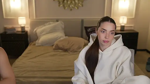 Jasmine Flow online show from November 24, 2025, 8:03 am