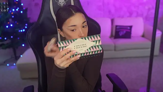 Jasmine Flow online show from December 17, 2025, 8:20 am