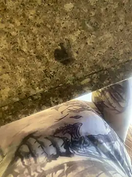 Tiffanysurez  online show from January 17, 2026, 8:23 pm