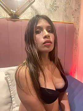 Tiffanysurez  online show from June 2, 2026, 8:00 pm