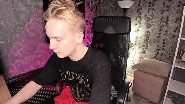 Snapshot of AlexxSweet chatting on December 11, 2024, 7:42 am AlexxSweet online show from December 11, 2024, 7:42 am