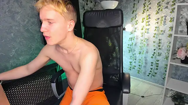 Snapshot of AlexxSweet chatting on December 22, 2024, 10:28 am AlexxSweet online show from December 22, 2024, 10:28 am