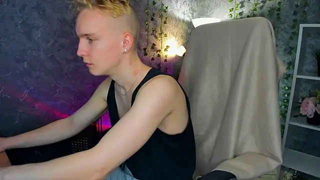 Snapshot of AlexxSweet chatting on December 29, 2024, 7:17 am AlexxSweet online show from December 29, 2024, 7:17 am