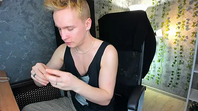 Snapshot of AlexxSweet chatting on January 17, 2025, 7:30 am AlexxSweet online show from January 17, 2025, 7:30 am