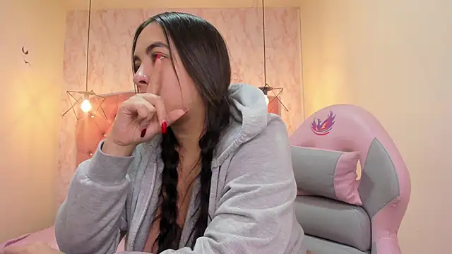 nalalye cruzz  online show from January 6, 2025, 9:19 am