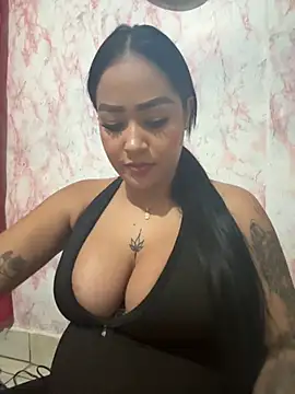 Snapshot of Luisa_Fernandaa chatting on November 2, 2025, 12:57 am Luisa Fernandaa online show from November 2, 2025, 12:57 am