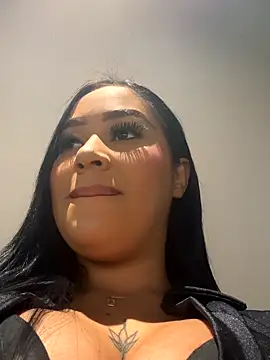 Snapshot of Luisa_Fernandaa chatting on November 23, 2025, 8:19 pm Luisa Fernandaa online show from November 23, 2025, 8:19 pm