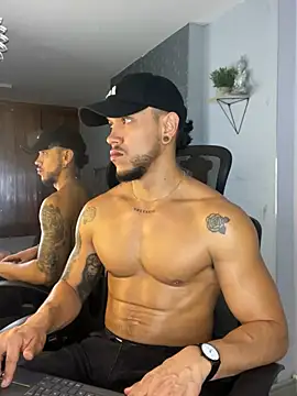 ARON TAYLER01 online show from January 26, 2025, 12:43 pm