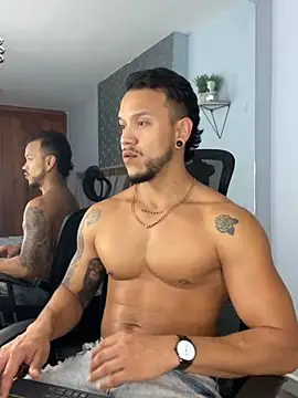 ARON TAYLER01 online show from March 13, 2025, 4:34 pm