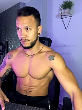 ARON TAYLER01 online show from September 26, 2025, 10:19 am