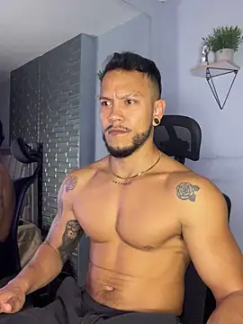 ARON TAYLER01 online show from October 1, 2025, 10:32 am