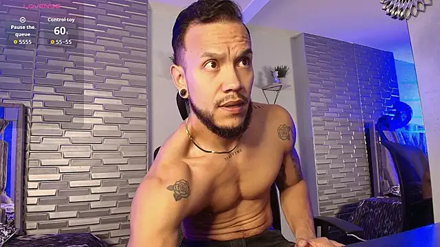 ARON TAYLER01 online show from March 17, 2026, 10:18 am