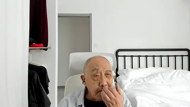 Snapshot of daver-man chatting on October 23, 2025, 1:27 am daver-man online show from October 23, 2025, 1:27 am